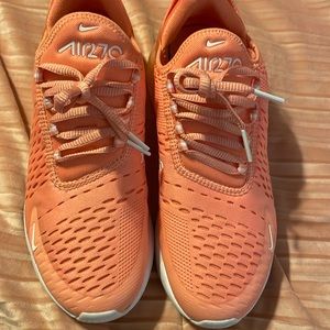 Nike 270 women’s coral color 6.5
